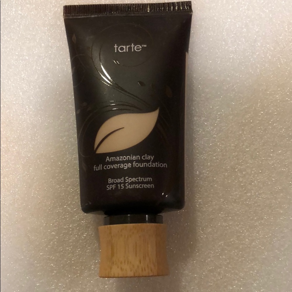 Tarte Amazonian clay foundation